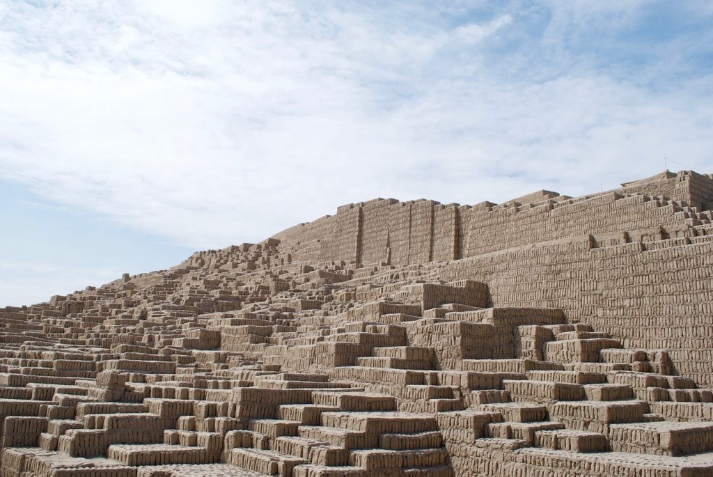 Huaca Pucllana - great clay and adobe pyramid 