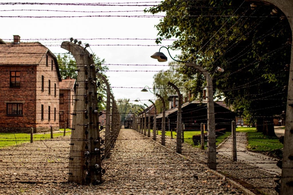 Auschwitz Tour - Auschwitz Birkenau Camp