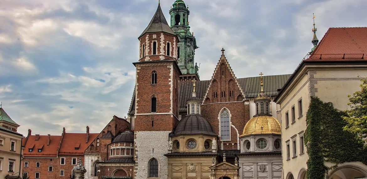 Krakow: Unveiling Its Heritage & Practical Travel Tips